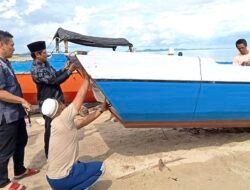 Diskan Tanbu Bersama HNSI dan Avian Brands Cat Ulang 158 Perahu Nelayan Meriahkan Mappanre Ri Tasie 2024
