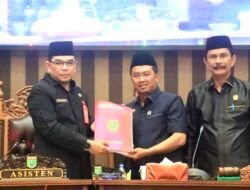 Pemkab Tanbu Sampaikan Raperda Pembentukan Kecamatan Pangeran dan Kecamatan Satui Barat.