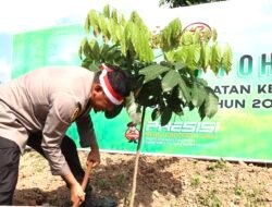 Hari Bhayangkara ke-78 Polres Tanbu Tanam Pohon, Pemberian Bibit dan Beasiswa