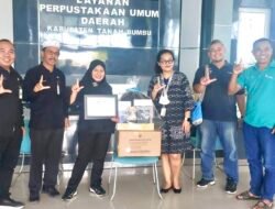 Dispersip Tanbu dan PT Gramedia Salurkan Wakaf Al-Qur’an Kepada Masyarakat