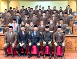 DPRD Tanbu Gelar Rapat Paripurna Penyampaian Visi Misi Bupati dan Wakil Bupati 2025-2030