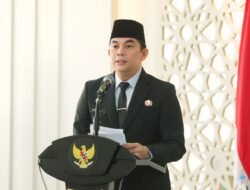 Lantik Kades Antar Waktu, Bupati Andi Rudi Latif Ingatkan Tingkatkan Pelayanan