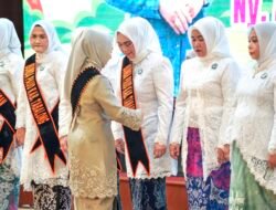 Resmi Dikukuhkan,Andi Irmayani Rudi Latif Resmi Jadi Bunda PAUD Tanah Bumbu Periode 2025–2030