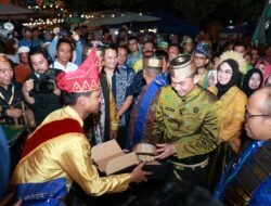 Pesona Budaya Mappanre Ri Tasi’e dan Expo Tanah Bumbu 2025 Resmi Dibuka, Bupati Tanbu: Cermin Kearifan Lokal Masyarakat Pesisir