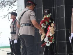 HUT Bhayangkara ke-79,Polres Tanah Bumbu Ziarah dan Tabur Bunga di TMP Mattone Pagatan