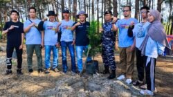 PWI Tanbu dan Pelindo Tanam Pohon di Pantai Rindu Alam, Libatkan Guru dan Pelajar