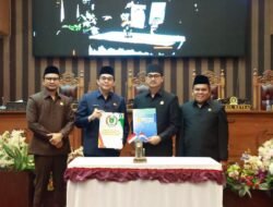 DPRD Tanbu Gelar Rapat Paripurna Pengambilan Keputusan RPAPBD 2025