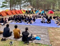 Kemah Jurnalistik PWI Tanah Bumbu Dibuka, Indonesia Raya 3 Stanza Bergema!
