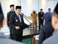 Bupati Andi Rudi Latif Kembali Lantik Pejabat Pemkab Tanah Bumbu