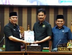 DPRD Tanah Bumbu Gelar Rapat Paripurna Raperda Pembentukan Desa 2025