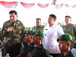 Bupati Andi Rudi Latif Sambut dan Dampingi Kunjungan Menhan RI ke Tanah Bumbu, Tinjau Yonif TP 828/BWM