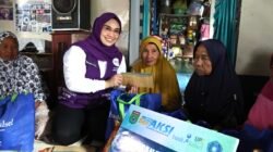 Andi Irmayani Rudi Latif Salurkan Bantuan Bagi Lansia dan Disabilitas