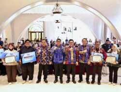 Bupati Andi Rudi Latif Anugerahkan Tanah Bumbu Inovatian Award 2025