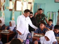 Bupati Andi Rudi Latif Launching SPPG di SMPN 1 Simpang Empat