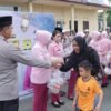 Raih Berkah Ramadan Polres Tanah Bumbu Bagikan Takjil Untuk Masyarakat