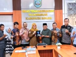 Komisi III DPRD Tanah Bumbu Studi Kunker di Disnakertrans Banjar