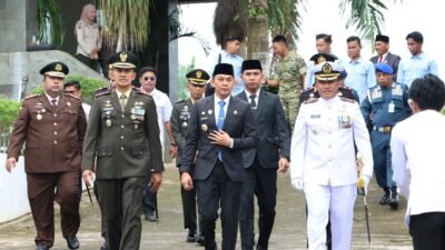 Bupati Andi Rudi Latif Inspektur Upacara Peringatan Harkitnas dan Proklamasi Gubernur Tentara ALRI Divisi IV Pertahanan Kalimantan Ke-77
