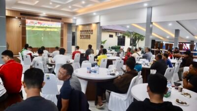 Rajut Kebersamaan Polres Tanah Bumbu dan Masyarakat Nobar Piala Dunia 2026