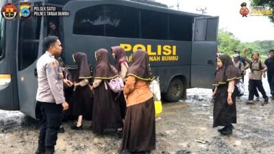 Polres Tanah Bumbu Siapkan Bus Antar-Jemput Siswa di Wilayah Pelosok