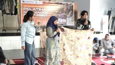 CSR PT Borneo Indobara Gelar Pelatihan Sasirangan dan Eco Print Dorong Kemandirian Ekonomi Masyarakat