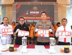 Musnahkan Barbuk Narkoba, Satresnarkoba Polres Tanah Bumbu Selamatkan 30 Ribu Jiwa