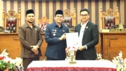 Bupati Andi Rudi Latif Hadiri Rapat Paripurna Pengambilan Keputusan terhadap LPj Tahun 2025