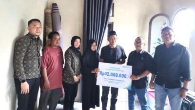 BPJS Ketenagakerjaan Batulicin Serahkan Santunan JKM Rp84 Juta kepada Dua Keluarga Pekerja