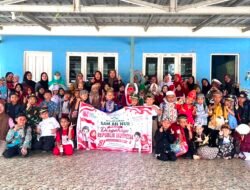 Orang Tua dan Siswa SD IQ Sam An-Nur Tanah Bumbu Semarakkan Pawai Jalan Santai HUT ke-81 RI