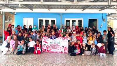 Orang Tua dan Siswa SD IQ Sam An-Nur Tanah Bumbu Semarakkan Pawai Jalan Santai HUT ke-81 RI